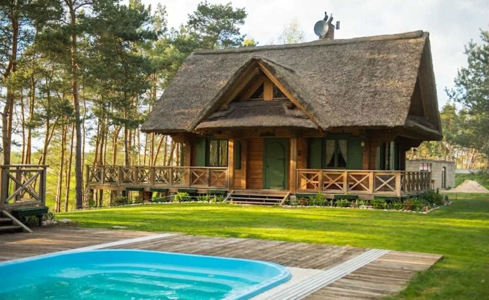Budowa domków letniskowych i calorocznych, oraz montaż basenów.