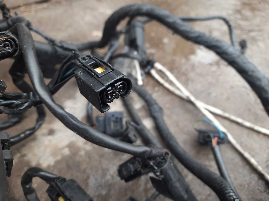 Підкапотка підкапотна проводка провода мотора Тойота Авенсіс т25 2.2