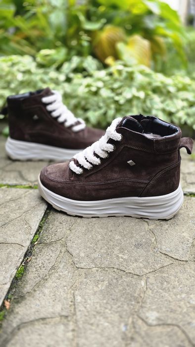 Жіночі зимові замшеві ботинки