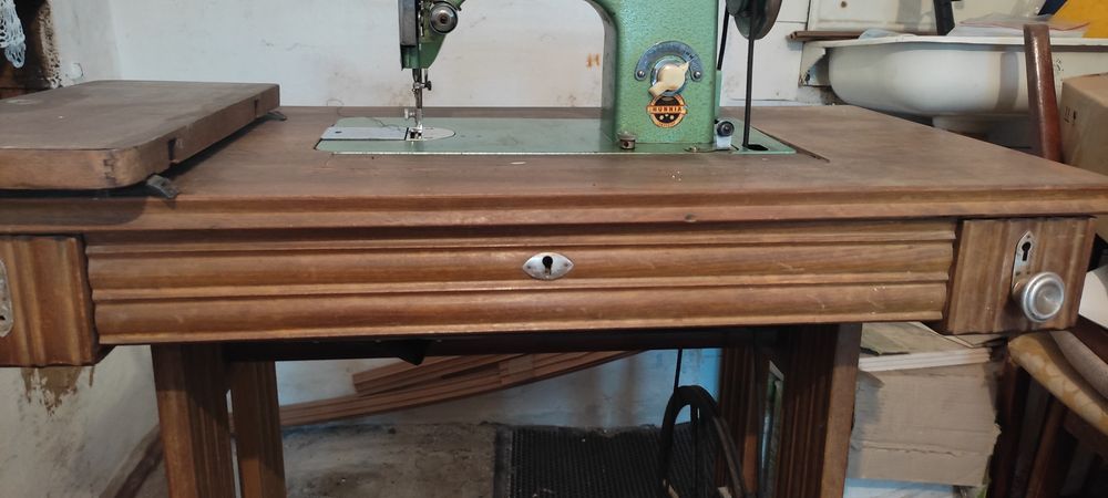 Швейная машинка.