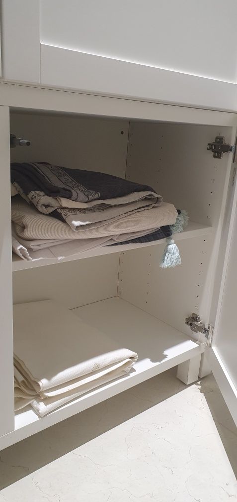 Mobiliário contemporâneo neutro como novo #aparador #besta #ikea