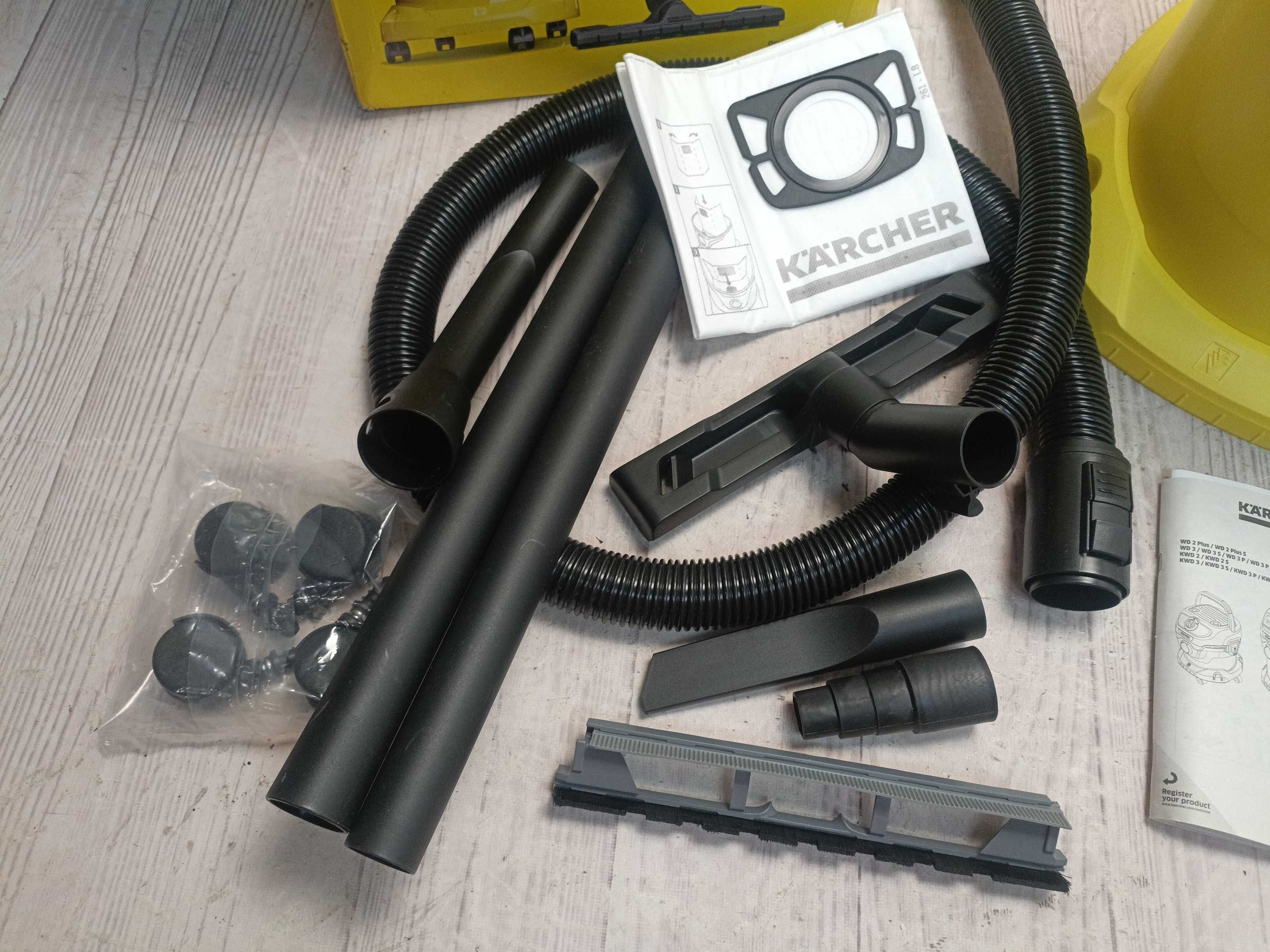Karcher WD 3 P будівельний пилосос з розеткою, 1000Вт, 19л.