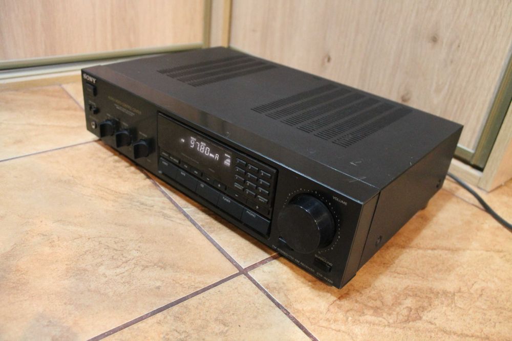Amplituner Sony STR-AV 220