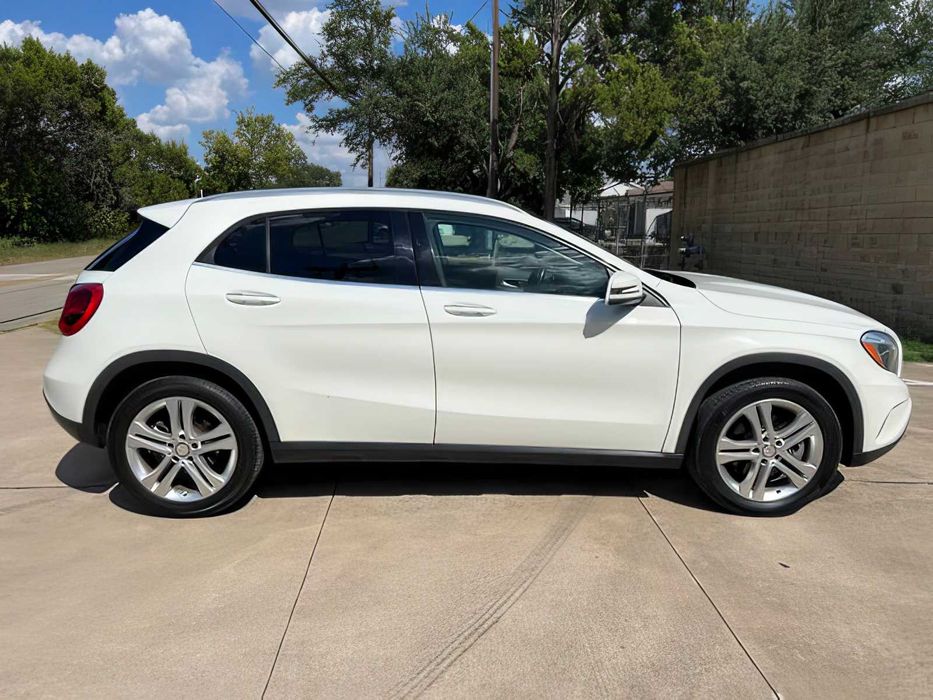 Mercedes-Benz GLA 250      2015