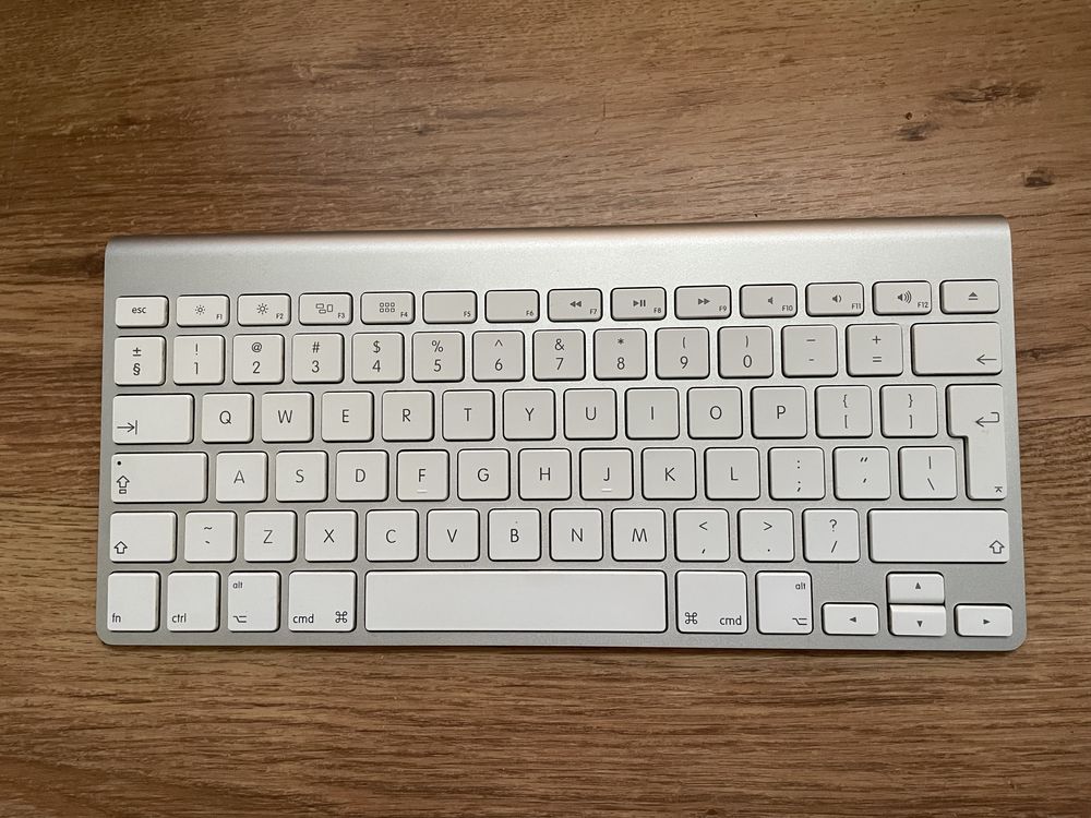 iMac 21" Late 2009 + Magic Keyboard + Magic Mouse