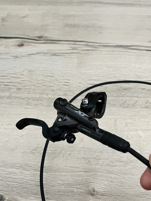 Freio traseiro hidráulico Shimano XT M8100