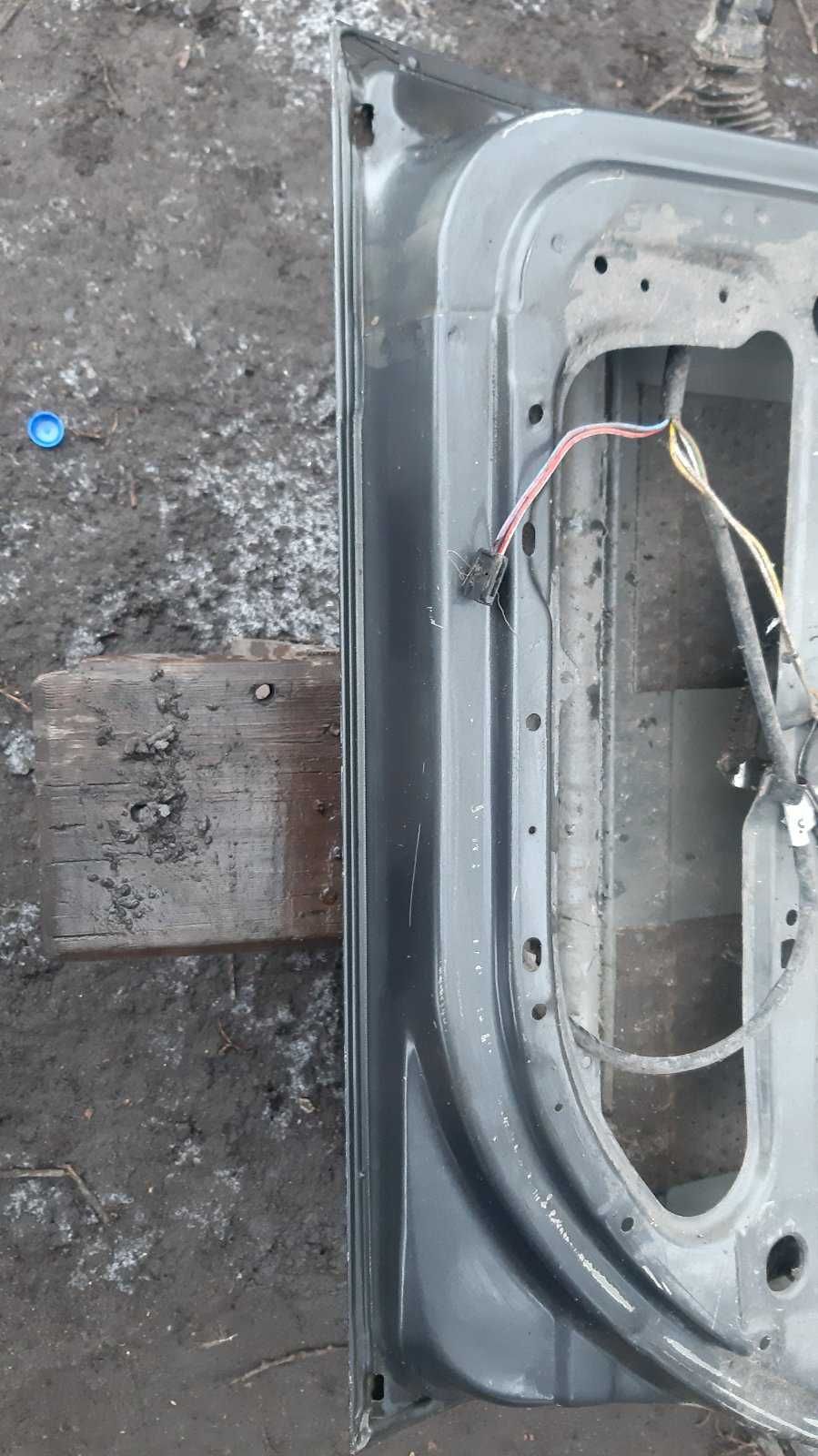 Двері Вольво 740