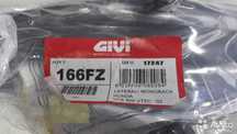 166FZ VFR 800 VTEC (02 > 11) HONDA stelaż centralny GIVI , NOWY