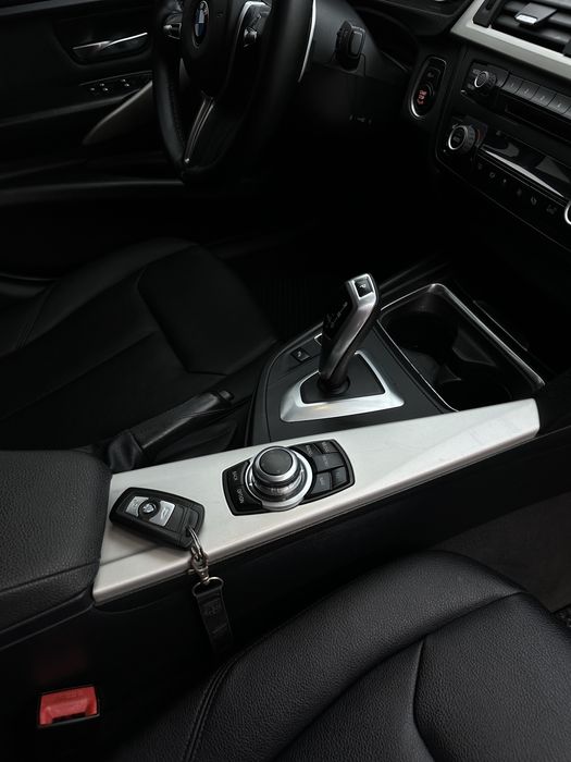 Продам бмв ф 30 2013 року 6 місяца