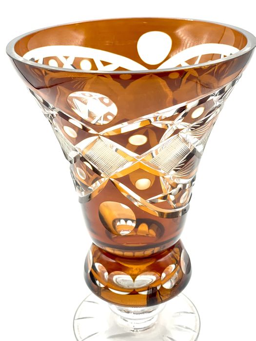 Jarra em cristal lapidado ambar antiga