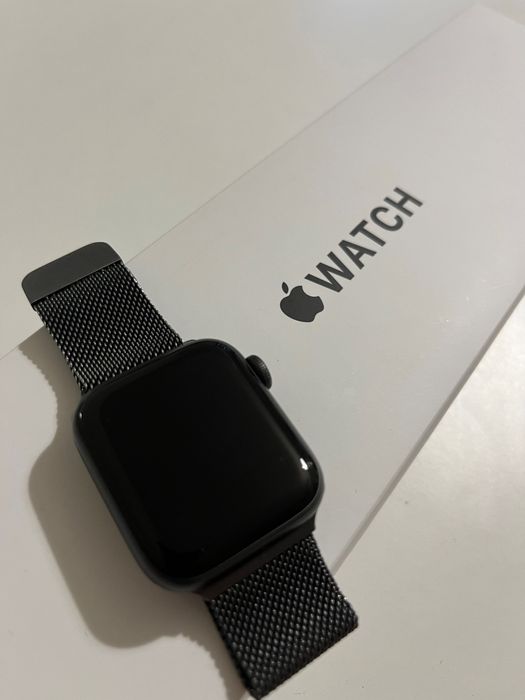 Apple Watch SE, 40mm + nowy oryginalny pasek + pasek stalowy