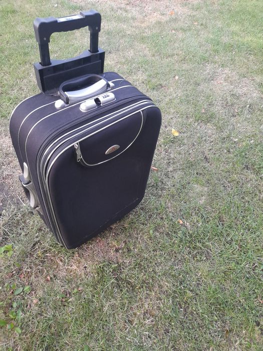 Walizka średnia promocja !!!