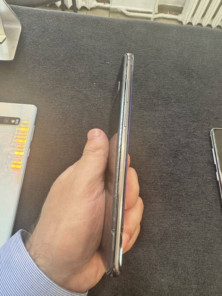 Мобильный телефон Sumsung g975/востановление/детали/