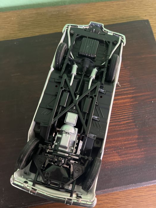 Revell Thunderbirs 1:18