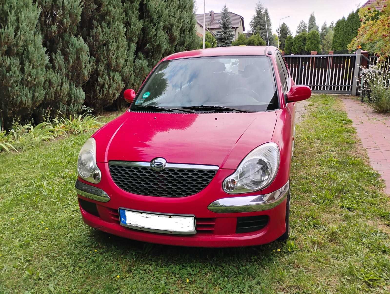 Daihatsu Sirion 2003 (989 cm3) - sprawny, ubezpieczony, z przeglądem.