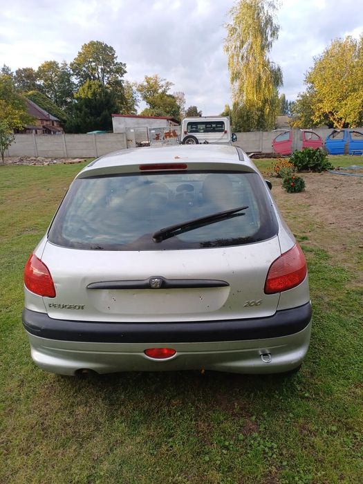 Klapa Bagażnika szyba Peugeot 206 2001r kod EZR auto na części