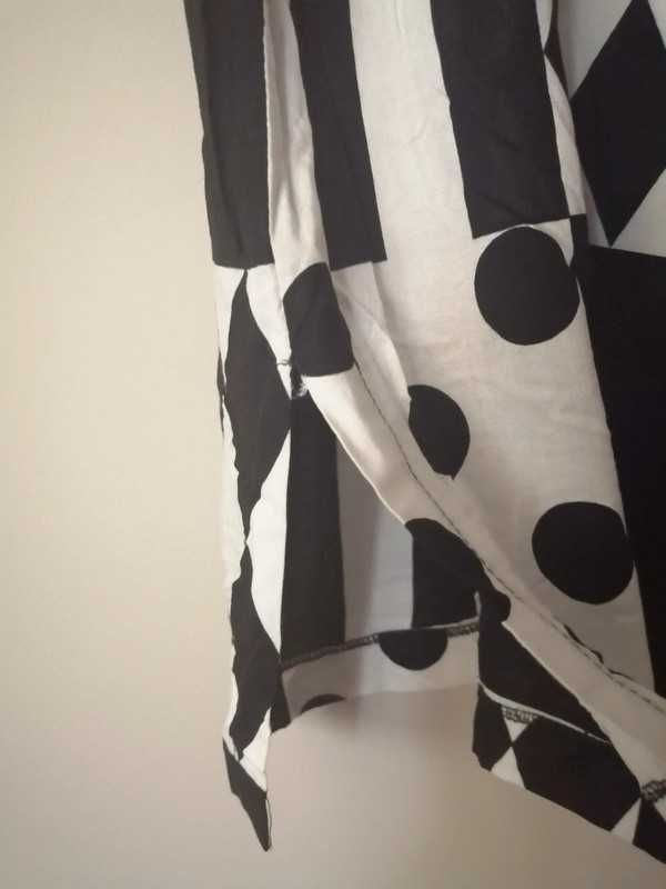 Nowa bluzka L 40 z wiskozy wzorzysta geometryczna czarna biała