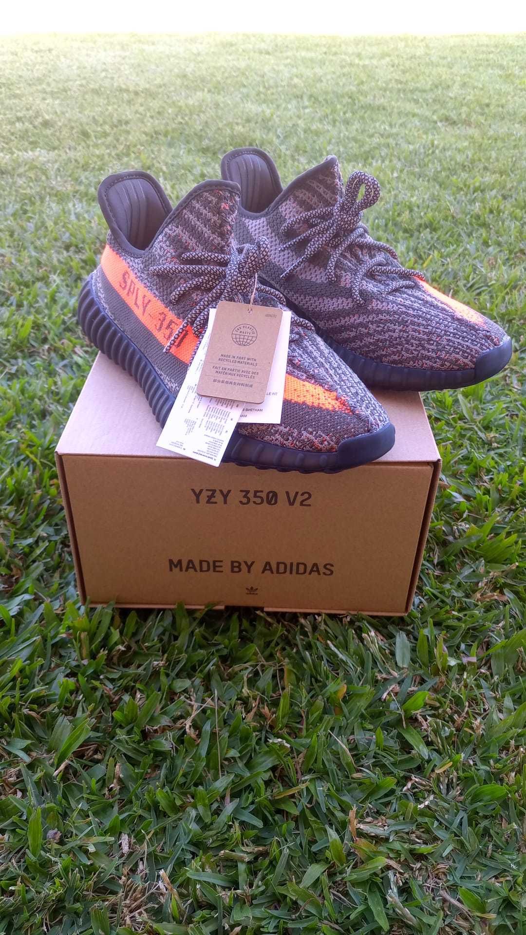 Yeezy Boost 350 v2 Carbon Beluga 44 - Novo