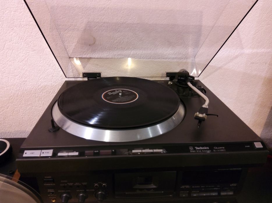 TECHNICS стойка,полный комплект аудио-аппаратуры.