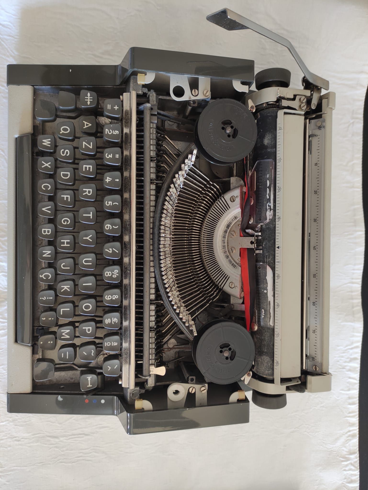 Máquina de escrever - UNIS