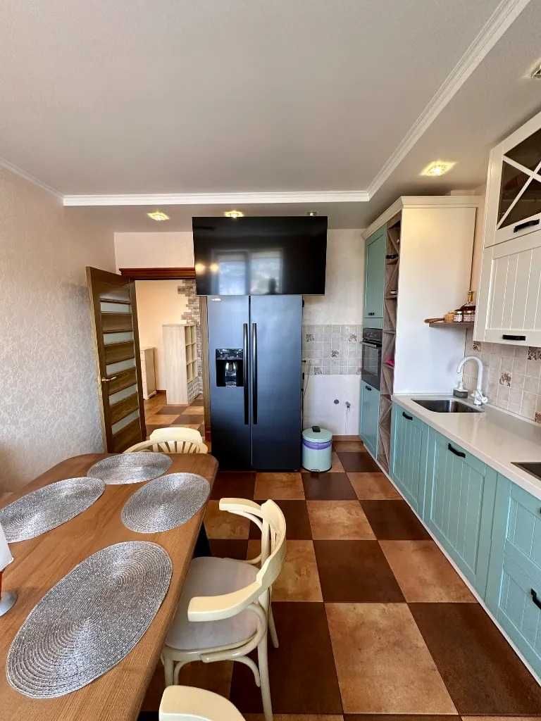 Продам 3к квартиру на Победе 6