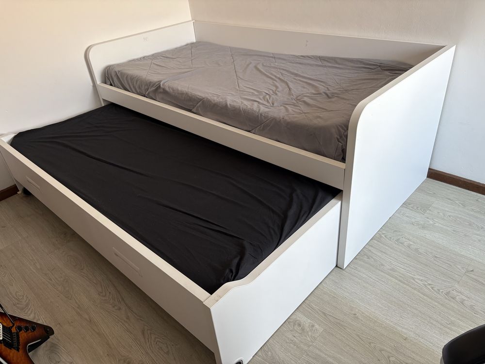 Cama extensivel com gavetas
