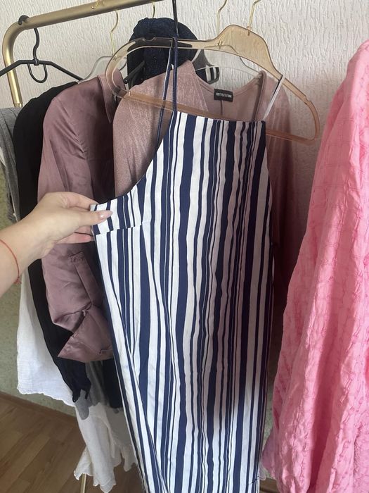 Жіночі сукні розміру XS-S в ідеальному стані  Prettylittlethings