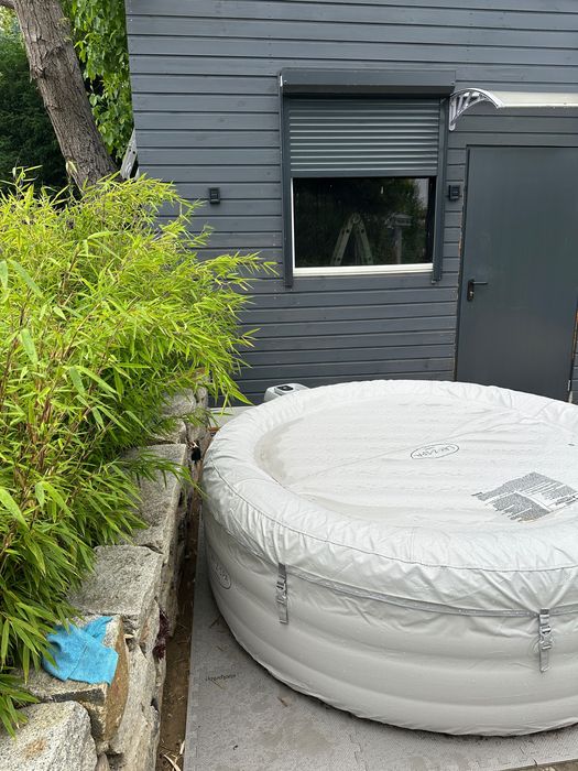 jakuzzi ogrodowe 3 miesiące używane