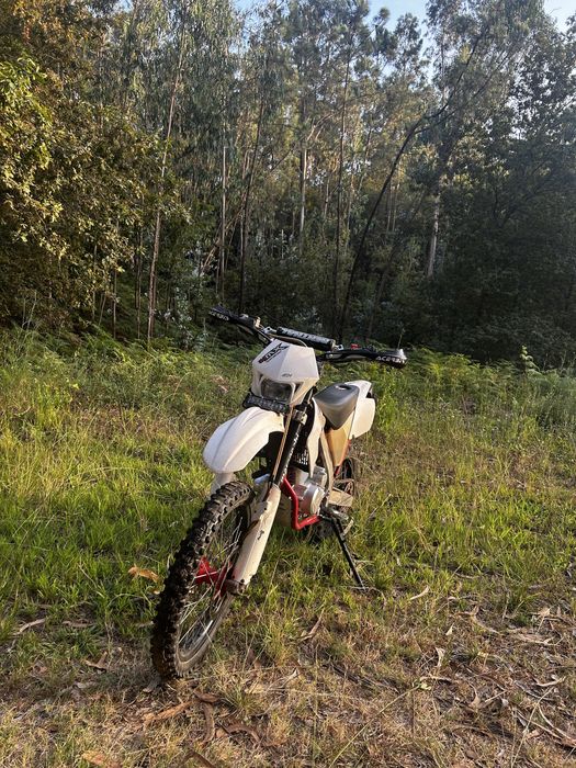 Ajp pr3 125cc matriculada