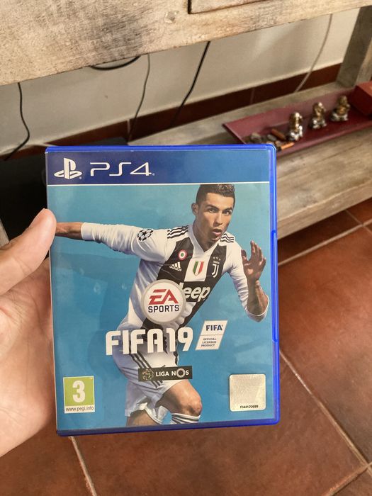 PS4- 2 comandos + 1 jogo