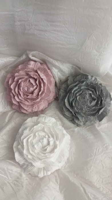 Peónias em gesso perfumado