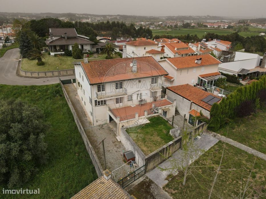 Moradia T5 para venda