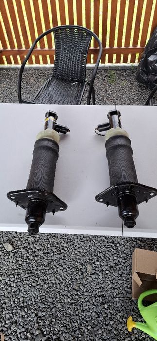 Miechy  audi a6c5 Pneumatyczne  lewy prawy