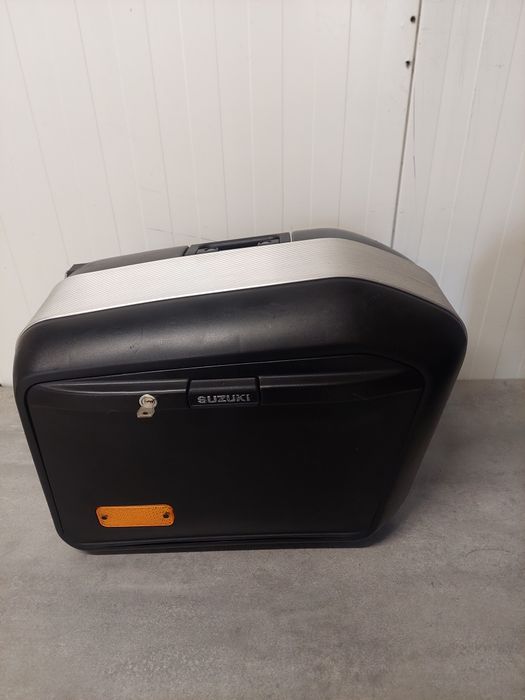 Kufer kufry centralny boczny boczne  honda kawasaki suzuki Yamaha  sym