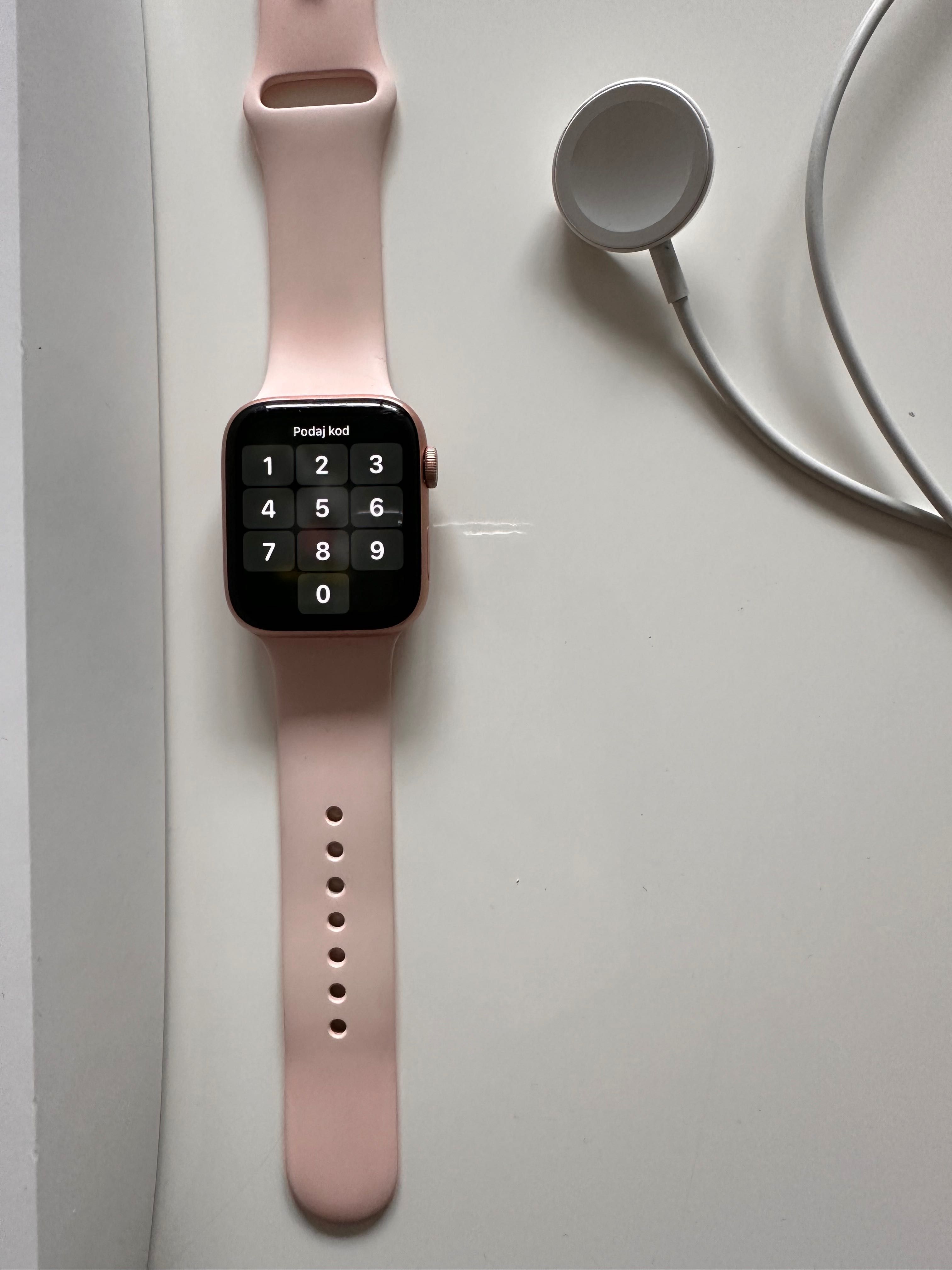 Apple Watch 5, 44mm, Gold Alu Pink Sand