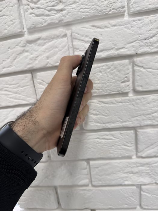 Б/У iPhone 16 Pro Max 256GB Black Titanium