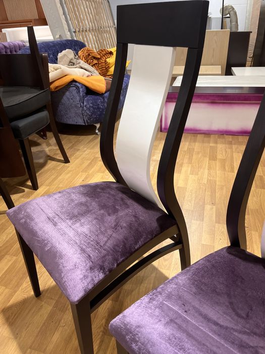 Cadeira veludo roxo