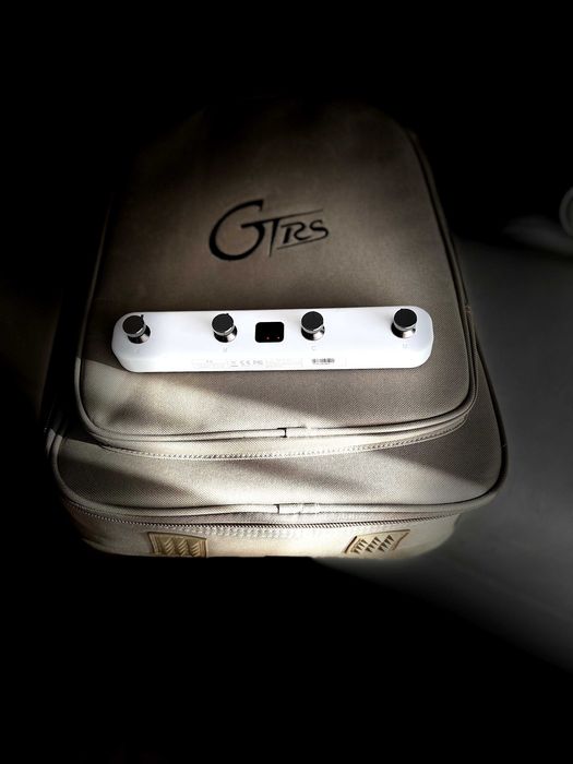 Mooer GTRS Guitar Profess. 801 DN + Mooer F4 WH