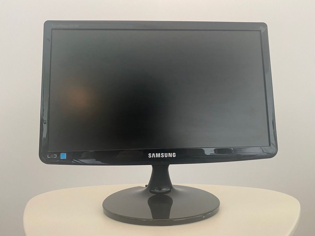 Monitor Samsung S19A100N