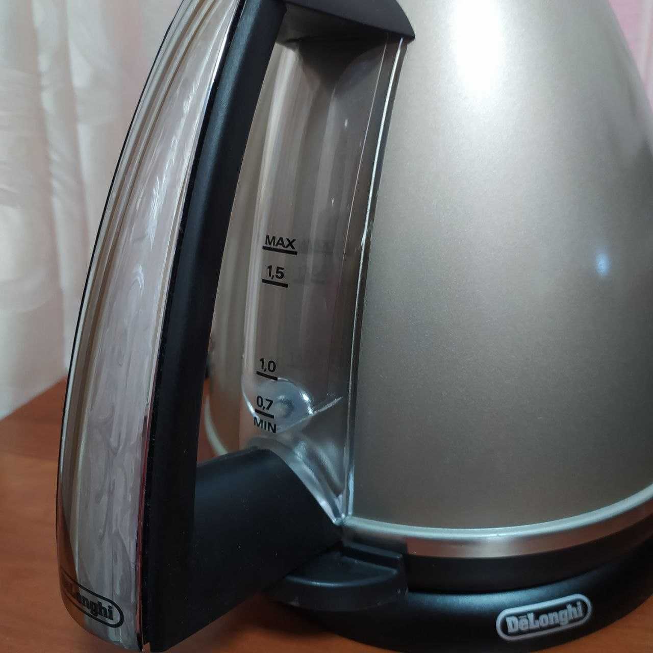 Електрочайник 1.7L, DeLonghi KBX 2016. Новий.
