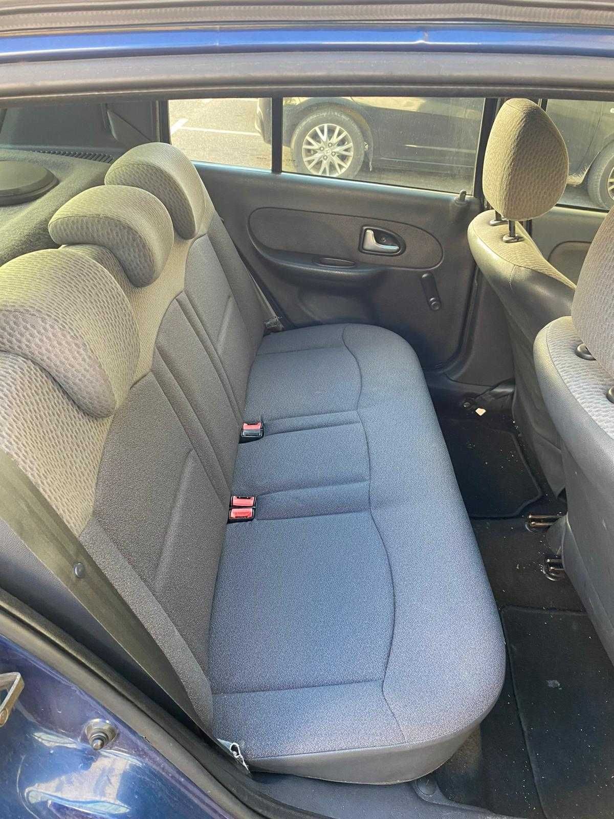 Renault Clio 1.5 dCi 2004 - Económico e Fiável