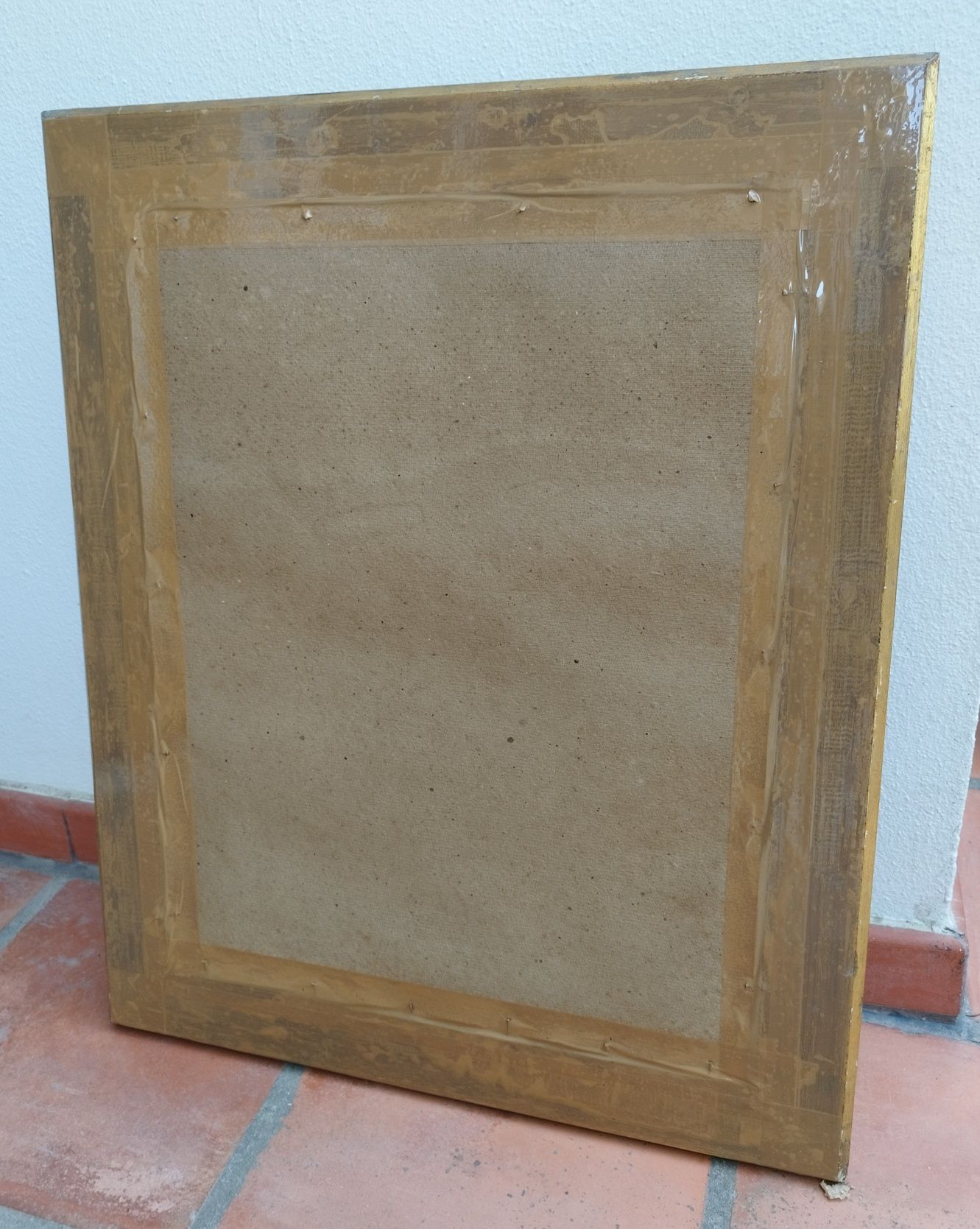 Quadro antigo de N. Sra em moldura dourada (ouro velho) com vidro