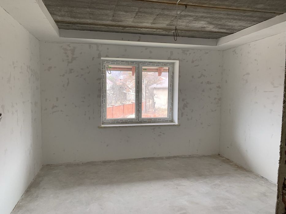 Продам будинок в Мукачево в р-н Росвигово  400 $ за кв м