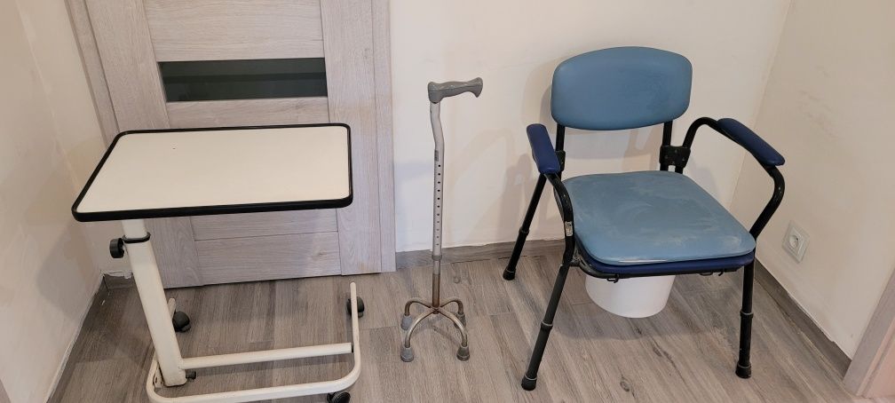 Krzeslo toaletowe stolik laska