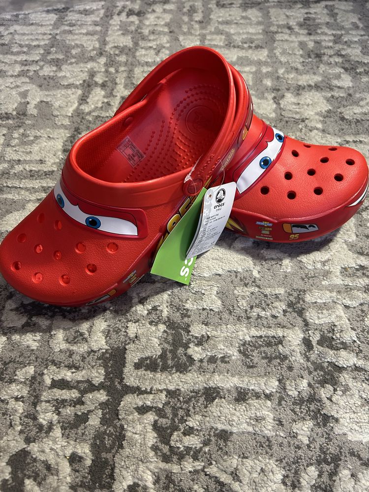 Червоні Crocs McQueen