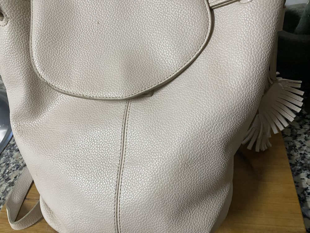 Mochila mala nova