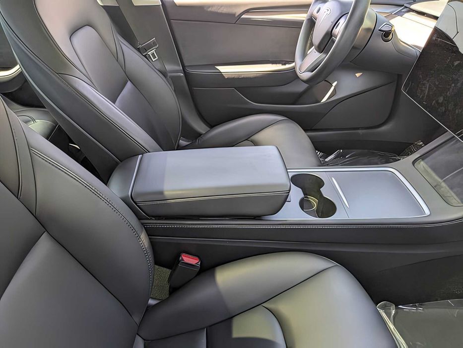 Tesla Model 3      2022