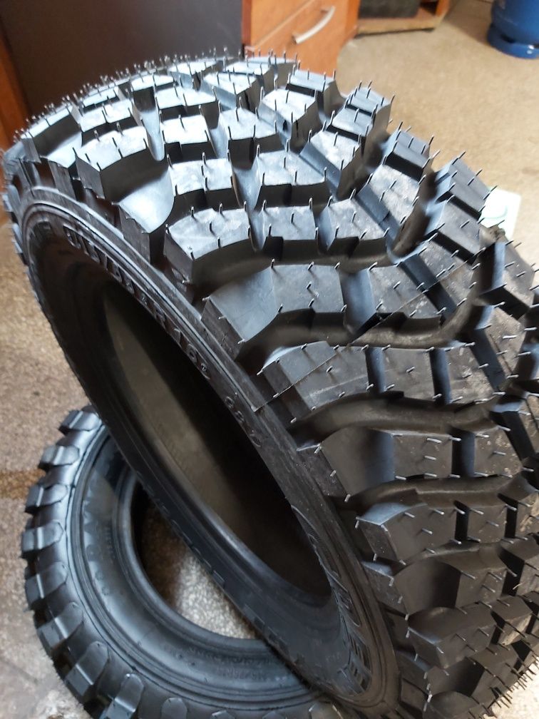 Opony Terenowe 235/75 R15 Ranger Grip 4x4  Wzór Yokohama Geolandar MT
