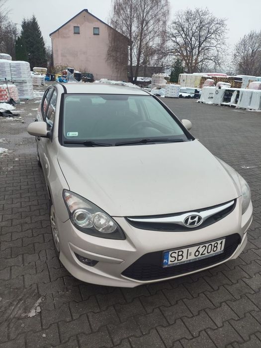 Hyundai I30 Hyundai I30, rocznik 2011, kupiony w Polskim salonie, bezwypadkowy