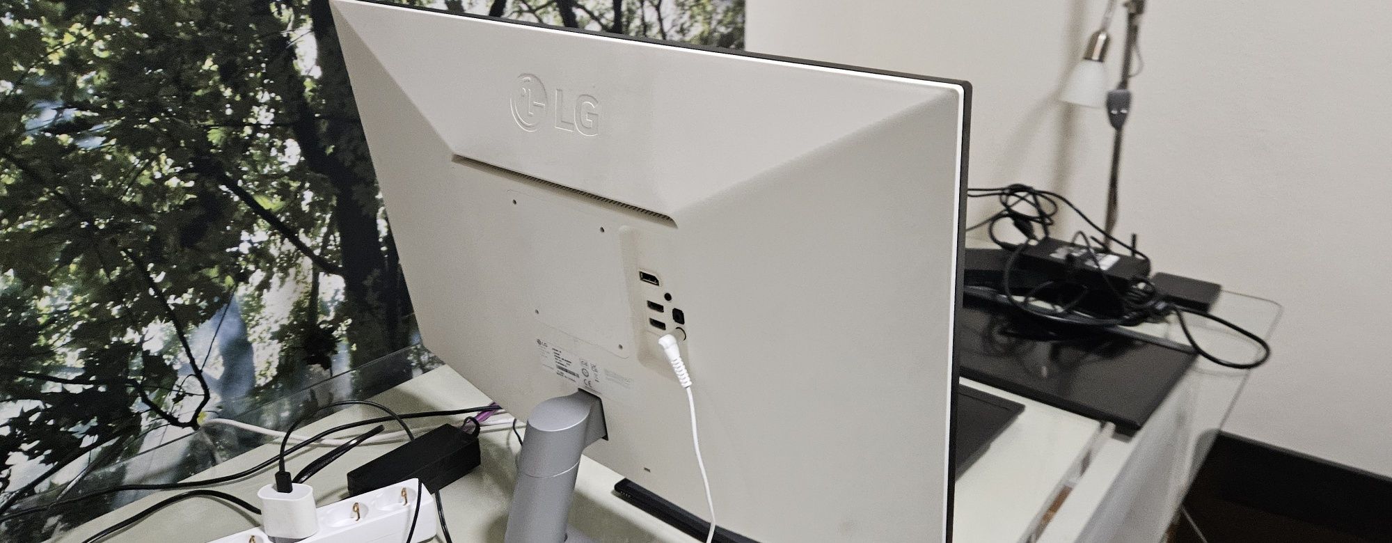 LG 27UL500 de 27 polegadas com resolução 4K UHD.
Perfeit
